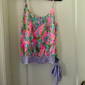 Lilly Pulitzer tank top size small.